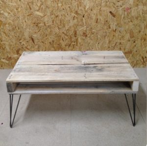 pallet table with 3 rod hairpin legs