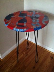 small side table with twist hairpin legs