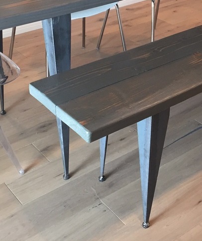 Dallas S Dining Room Set With Modern Furniture Legs Modern Legs